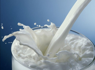 Роспотребнадзор напоминает: на молоке должен указываться объем, а не масса