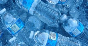 Как избежать покупки некачественной бутилированной воды? 